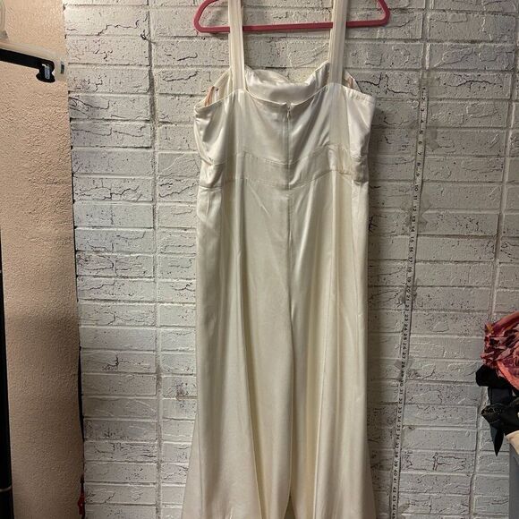 ✨ Fame and Partners White Satin Wide-Leg Jumpsuit Size: 18 (US) | Sold at Anthro - Picture 6 of 12